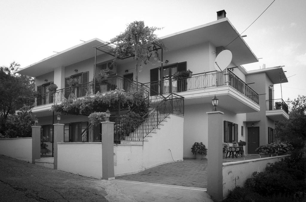Nefeli Apartment Levídhion Екстериор снимка